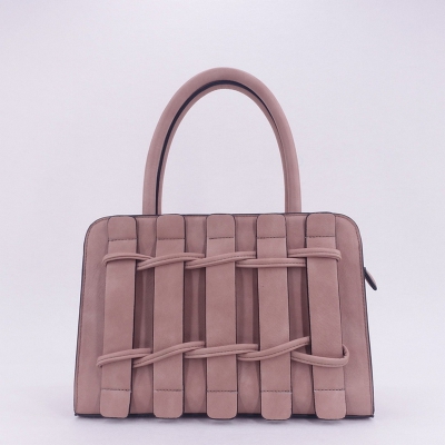 女(nǚ)包、女(nǚ)士包包、手提包個(gè)性化(huà)定制、皮具箱包設計出紙格、手袋包袋打樣制版、布包皮包OEM代工生(shēng)産制造、學生(shēng)畢業設計大賽作(zuò)品縫制、手工皮具私人(rén)專屬制作(zuò)、款号180803